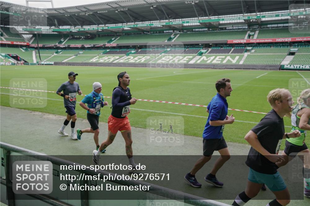 05.10.2025 - 20. swb-Marathon Bremen Michael Burmester http://msf.ph/oto/9276571 05.10.2025 12:54:47 Laufen im Stadion 53, 82, 104, 124, 132, 169, 289, 319, 417, 504, 524, 756, 944, 1308, 1474, 1483, 1517, 1543, 1721, 1896, 1897, 1945, 1976, 2024, 2180, 2265, 2274, 2431, 2494, 2573, 2642, 2767, 2841, 3069, 3193, 3212, 3224, 3359, 3436, 3531, 3703, 3848, 4257, 4595, 4672, 4816, 4837, 4919, 4949, 4958, 5022, 5206, 5452, 5666, 5869, 5978, 6184, 6583, 6683, 6853, 7052, 7232, 7279, 7494, 7508, 7814, 7928, 7986, 8642, 8653, 8737, 89, 250, 368, 458, 507, 950, 1165, 1460, 1489 meine-sportfotos.de