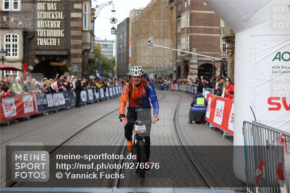 05.10.2025 - 20. swb-Marathon Bremen Yannick Fuchs http://msf.ph/oto/9276576 05.10.2025 12:37:47 Ziel  meine-sportfotos.de