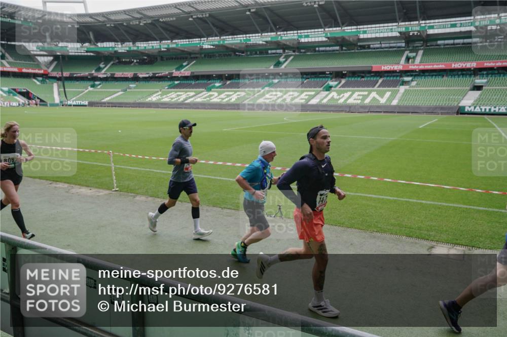 05.10.2025 - 20. swb-Marathon Bremen Michael Burmester http://msf.ph/oto/9276581 05.10.2025 12:54:47 Laufen im Stadion 53, 82, 104, 124, 132, 169, 289, 319, 417, 504, 524, 756, 944, 1308, 1474, 1483, 1517, 1543, 1721, 1896, 1897, 1945, 1976, 2024, 2180, 2265, 2274, 2431, 2494, 2573, 2642, 2767, 2841, 3069, 3193, 3212, 3224, 3359, 3436, 3531, 3703, 3848, 4257, 4595, 4672, 4816, 4837, 4919, 4949, 4958, 5022, 5206, 5452, 5666, 5869, 5978, 6184, 6583, 6683, 6853, 7052, 7232, 7279, 7494, 7508, 7814, 7928, 7986, 8642, 8653, 8737, 89, 250, 368, 458, 507, 950, 1165, 1460, 1489 meine-sportfotos.de