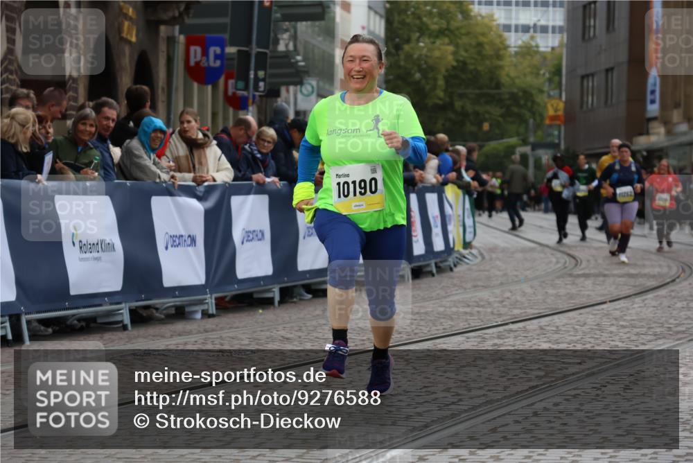 05.10.2025 - 20. swb-Marathon Bremen Strokosch-Dieckow http://msf.ph/oto/9276588 05.10.2025 11:12:43 Ziel 10186, 10190 meine-sportfotos.de