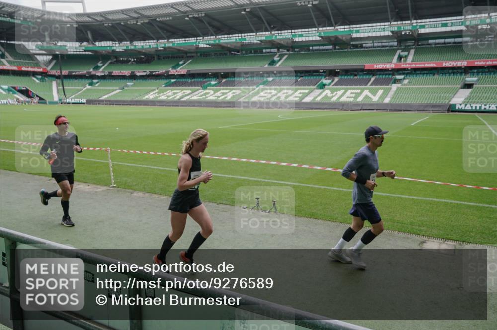 05.10.2025 - 20. swb-Marathon Bremen Michael Burmester http://msf.ph/oto/9276589 05.10.2025 12:54:48 Laufen im Stadion 53, 82, 104, 124, 132, 169, 289, 319, 417, 504, 524, 756, 944, 1308, 1474, 1483, 1517, 1543, 1721, 1896, 1897, 1945, 1976, 2024, 2180, 2265, 2274, 2431, 2494, 2573, 2642, 2767, 2841, 3069, 3193, 3212, 3224, 3359, 3436, 3531, 3703, 3848, 4257, 4595, 4672, 4816, 4837, 4919, 4949, 4958, 5022, 5206, 5452, 5666, 5869, 5978, 6184, 6583, 6683, 6853, 7052, 7232, 7279, 7494, 7508, 7814, 7928, 7986, 8642, 8653, 8737, 89, 250, 368, 458, 507, 950, 1165, 1460, 1489 meine-sportfotos.de