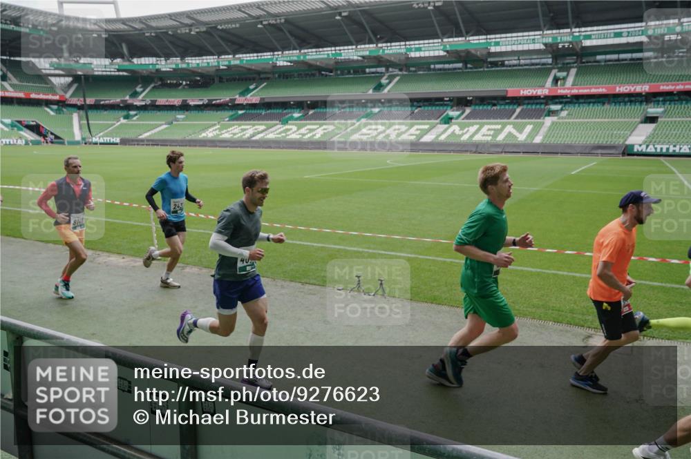 05.10.2025 - 20. swb-Marathon Bremen Michael Burmester http://msf.ph/oto/9276623 05.10.2025 12:54:53 Laufen im Stadion 53, 82, 104, 124, 132, 169, 289, 319, 417, 504, 663, 944, 1308, 1474, 1483, 1543, 1721, 1737, 1896, 1897, 1945, 1976, 2024, 2180, 2265, 2274, 2431, 2494, 2573, 2642, 2767, 2841, 3069, 3193, 3212, 3224, 3359, 3436, 3531, 3703, 3848, 4257, 4595, 4672, 4771, 4816, 4837, 4919, 4949, 4958, 5022, 5034, 5206, 5452, 5666, 5869, 5978, 6184, 6527, 6583, 6649, 6683, 6853, 7052, 7279, 7494, 7508, 7814, 7928, 7986, 8642, 8653, 8737, 250, 507, 524, 756, 950, 1165 meine-sportfotos.de
