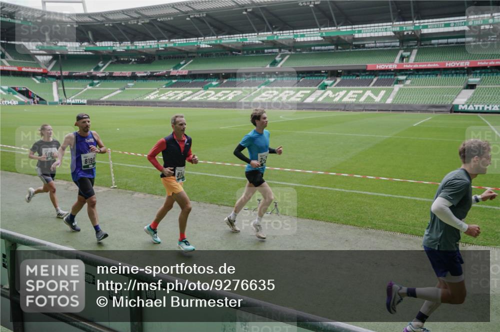 05.10.2025 - 20. swb-Marathon Bremen Michael Burmester http://msf.ph/oto/9276635 05.10.2025 12:54:53 Laufen im Stadion 53, 82, 104, 124, 132, 169, 289, 319, 417, 504, 663, 944, 1308, 1474, 1483, 1543, 1721, 1737, 1896, 1897, 1945, 1976, 2024, 2180, 2265, 2274, 2431, 2494, 2573, 2642, 2767, 2841, 3069, 3193, 3212, 3224, 3359, 3436, 3531, 3703, 3848, 4257, 4595, 4672, 4771, 4816, 4837, 4919, 4949, 4958, 5022, 5034, 5206, 5452, 5666, 5869, 5978, 6184, 6527, 6583, 6649, 6683, 6853, 7052, 7279, 7494, 7508, 7814, 7928, 7986, 8642, 8653, 8737, 250, 507, 524, 756, 950, 1165 meine-sportfotos.de