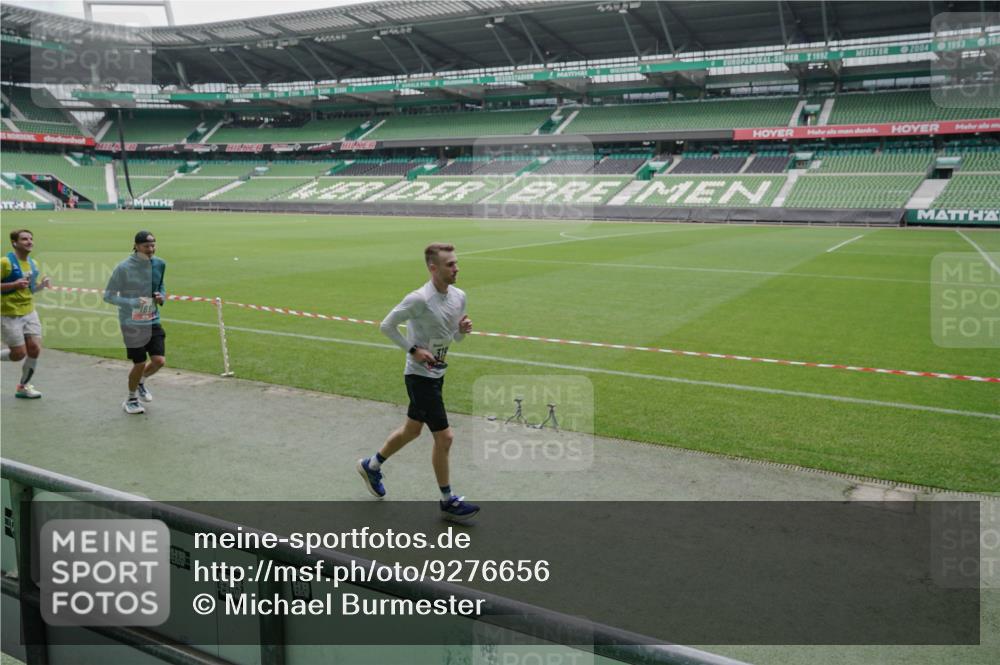 05.10.2025 - 20. swb-Marathon Bremen Michael Burmester http://msf.ph/oto/9276656 05.10.2025 12:54:56 Laufen im Stadion 82, 104, 124, 132, 169, 289, 319, 417, 504, 663, 944, 1308, 1474, 1483, 1543, 1721, 1737, 1896, 1897, 1945, 1976, 2024, 2180, 2265, 2274, 2431, 2494, 2573, 2642, 2767, 2841, 3069, 3193, 3212, 3224, 3359, 3436, 3531, 3703, 3848, 4257, 4595, 4672, 4771, 4816, 4823, 4837, 4919, 4949, 4958, 5022, 5034, 5206, 5452, 5666, 5869, 5978, 6184, 6527, 6583, 6649, 6683, 6853, 7052, 7279, 7494, 7814, 7928, 7986, 8642, 8653, 8737, 53, 507, 524, 756, 950, 1165 meine-sportfotos.de