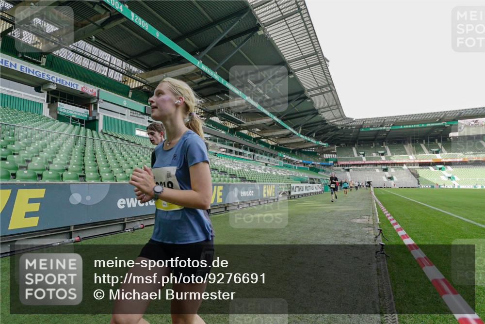 05.10.2025 - 20. swb-Marathon Bremen Michael Burmester http://msf.ph/oto/9276691 05.10.2025 10:27:20 Laufen im Stadion 28, 9009, 9202, 9270, 9285, 9339, 9351, 9362, 9400, 9411, 9500, 9670, 9678, 9709, 9711, 9876, 9878, 9885, 9897, 9921, 9960, 9961, 10045, 10091, 10092, 10277, 10351, 10411, 10452, 10568, 10634, 10637, 10639, 10750, 10773, 10792, 10818, 10822, 10898, 10947, 11074, 11362, 11446, 11585, 11645, 11659, 11678, 11683, 11714, 9290, 9396, 9545, 9590, 10090, 10431, 10447, 10633, 10649, 10682, 10823, 11648, 11714, 11715 meine-sportfotos.de