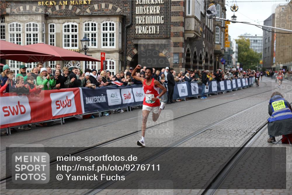 05.10.2025 - 20. swb-Marathon Bremen Yannick Fuchs http://msf.ph/oto/9276711 05.10.2025 12:38:41 Ziel 7 meine-sportfotos.de