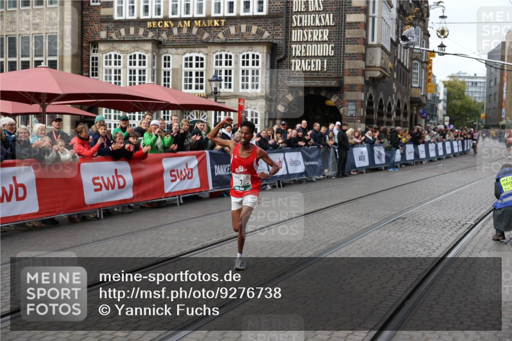 05.10.2025 - 20. swb-Marathon Bremen Yannick Fuchs http://msf.ph/oto/9276738 05.10.2025 12:38:41 Ziel 7 meine-sportfotos.de