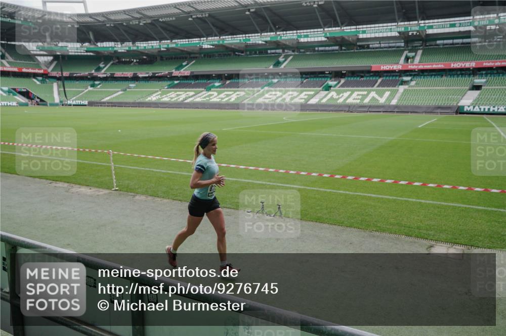 05.10.2025 - 20. swb-Marathon Bremen Michael Burmester http://msf.ph/oto/9276745 05.10.2025 12:55:09 Laufen im Stadion 82, 104, 124, 169, 319, 417, 663, 944, 1308, 1326, 1474, 1483, 1721, 1737, 1897, 1910, 1945, 2022, 2024, 2180, 2265, 2274, 2431, 2494, 2642, 2716, 2767, 3069, 3193, 3224, 3359, 3436, 3489, 3531, 3838, 3848, 4212, 4257, 4595, 4672, 4771, 4816, 4823, 4837, 4919, 4949, 4958, 5034, 5177, 5452, 5554, 5666, 5833, 5869, 5907, 6106, 6184, 6527, 6649, 6683, 7052, 7494, 7814, 7928, 7986, 8642, 8653, 8737, 53, 132, 289, 504, 524, 756, 1896, 1976, 2573, 2841, 3212, 5022, 5206, 5978 meine-sportfotos.de
