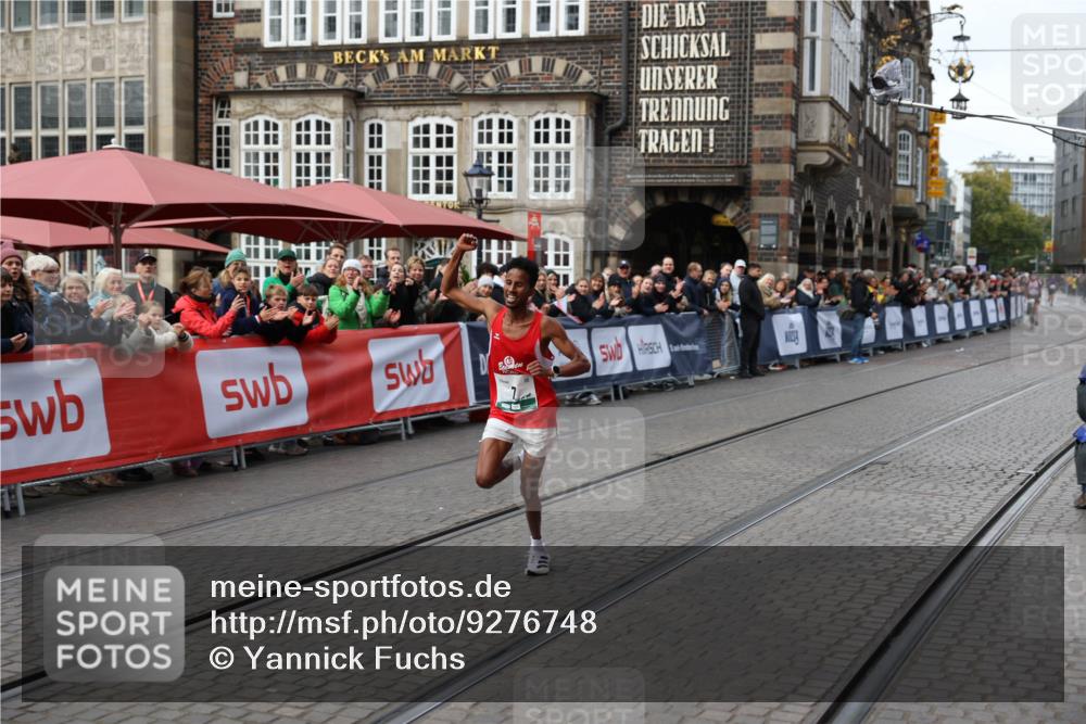 05.10.2025 - 20. swb-Marathon Bremen Yannick Fuchs http://msf.ph/oto/9276748 05.10.2025 12:38:41 Ziel 7 meine-sportfotos.de