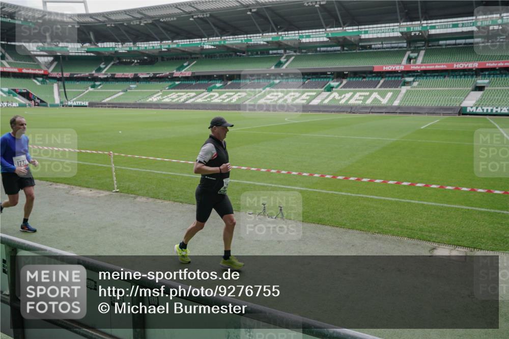 05.10.2025 - 20. swb-Marathon Bremen Michael Burmester http://msf.ph/oto/9276755 05.10.2025 12:55:11 Laufen im Stadion 82, 104, 124, 169, 319, 417, 663, 944, 1308, 1326, 1474, 1483, 1531, 1721, 1737, 1897, 1910, 1945, 2022, 2024, 2180, 2265, 2274, 2431, 2494, 2642, 2716, 2767, 3069, 3224, 3359, 3436, 3489, 3531, 3838, 3848, 3944, 4212, 4257, 4595, 4672, 4771, 4816, 4823, 4837, 4919, 4958, 5034, 5177, 5452, 5554, 5833, 5869, 5907, 6106, 6184, 6527, 6649, 6683, 7052, 7814, 7928, 7986, 8642, 8653, 53, 132, 289, 504, 524, 756, 1896, 1976, 2573, 2841, 3212, 5022, 5206, 5978 meine-sportfotos.de