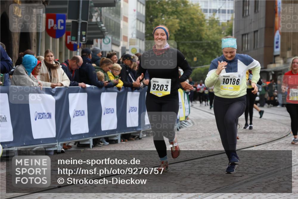 05.10.2025 - 20. swb-Marathon Bremen Strokosch-Dieckow http://msf.ph/oto/9276757 05.10.2025 11:12:52 Ziel 9203, 10186, 11118, 11252 meine-sportfotos.de