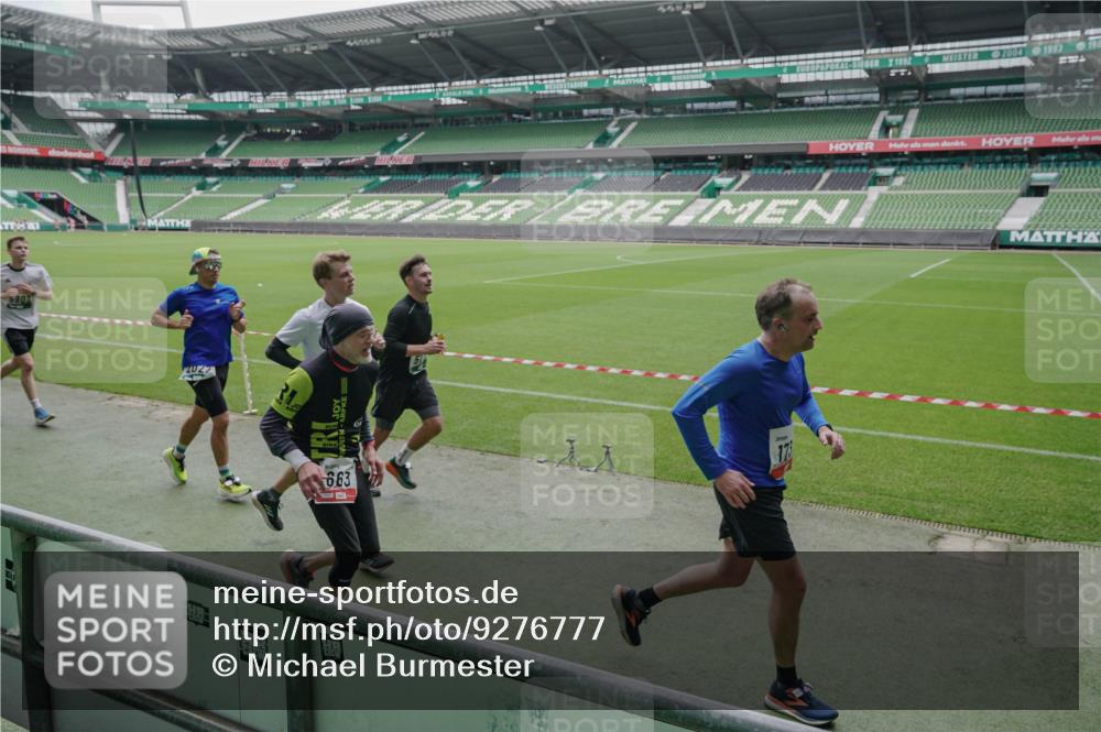 05.10.2025 - 20. swb-Marathon Bremen Michael Burmester http://msf.ph/oto/9276777 05.10.2025 12:55:13 Laufen im Stadion 82, 104, 124, 169, 319, 417, 663, 760, 944, 1308, 1326, 1474, 1483, 1531, 1721, 1737, 1897, 1910, 1945, 2022, 2024, 2180, 2265, 2274, 2431, 2494, 2605, 2642, 2716, 2767, 3069, 3224, 3359, 3489, 3531, 3838, 3848, 3944, 4212, 4257, 4672, 4771, 4816, 4823, 4837, 4919, 4958, 5034, 5093, 5152, 5177, 5452, 5554, 5833, 5869, 5907, 6106, 6184, 6527, 6649, 6683, 7052, 7814, 7928, 7986, 8642, 8653, 53, 132, 289, 504, 1896, 1976, 2573, 2841, 3212, 5022, 5206, 5978 meine-sportfotos.de
