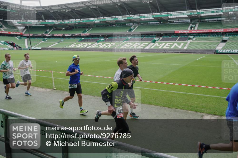 05.10.2025 - 20. swb-Marathon Bremen Michael Burmester http://msf.ph/oto/9276785 05.10.2025 12:55:13 Laufen im Stadion 82, 104, 124, 169, 319, 417, 663, 760, 944, 1308, 1326, 1474, 1483, 1531, 1721, 1737, 1897, 1910, 1945, 2022, 2024, 2180, 2265, 2274, 2431, 2494, 2605, 2642, 2716, 2767, 3069, 3224, 3359, 3489, 3531, 3838, 3848, 3944, 4212, 4257, 4672, 4771, 4816, 4823, 4837, 4919, 4958, 5034, 5093, 5152, 5177, 5452, 5554, 5833, 5869, 5907, 6106, 6184, 6527, 6649, 6683, 7052, 7814, 7928, 7986, 8642, 8653, 53, 132, 289, 504, 1896, 1976, 2573, 2841, 3212, 5022, 5206, 5978 meine-sportfotos.de