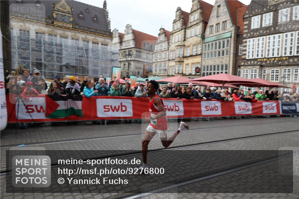 05.10.2025 - 20. swb-Marathon Bremen Yannick Fuchs http://msf.ph/oto/9276800 05.10.2025 12:38:42 Ziel 7 meine-sportfotos.de