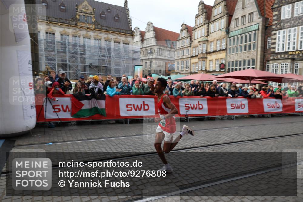 05.10.2025 - 20. swb-Marathon Bremen Yannick Fuchs http://msf.ph/oto/9276808 05.10.2025 12:38:42 Ziel 7 meine-sportfotos.de