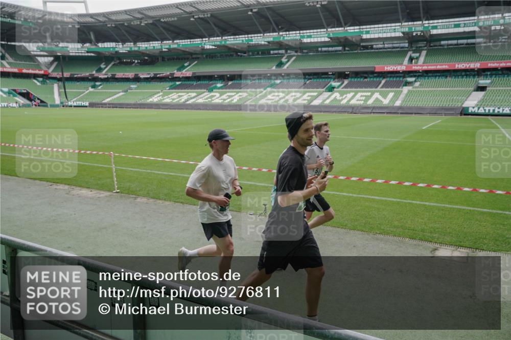 05.10.2025 - 20. swb-Marathon Bremen Michael Burmester http://msf.ph/oto/9276811 05.10.2025 12:55:15 Laufen im Stadion 82, 104, 124, 169, 319, 417, 663, 760, 944, 1308, 1326, 1474, 1483, 1531, 1721, 1737, 1897, 1910, 1945, 2022, 2024, 2180, 2265, 2274, 2431, 2494, 2605, 2642, 2716, 2767, 2884, 3069, 3224, 3359, 3489, 3531, 3838, 3848, 3944, 4212, 4257, 4672, 4771, 4816, 4823, 4837, 4853, 4919, 5034, 5093, 5152, 5177, 5452, 5484, 5554, 5833, 5869, 5907, 6106, 6184, 6276, 6527, 6649, 7052, 7814, 7928, 7986, 8642, 8653, 132, 289, 504, 1896, 1976, 2573, 2841, 3212, 5022, 5206, 5978 meine-sportfotos.de
