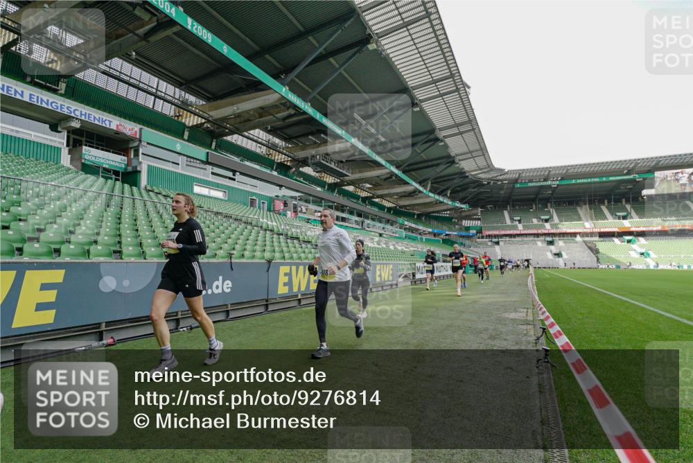 05.10.2025 - 20. swb-Marathon Bremen Michael Burmester http://msf.ph/oto/9276814 05.10.2025 10:27:51 Laufen im Stadion 1138, 7414, 9206, 9244, 9339, 9397, 9413, 9500, 9546, 9670, 9709, 9711, 10177, 10211, 10319, 10382, 10452, 10509, 10634, 10637, 10639, 10661, 10667, 10676, 10750, 10818, 10822, 10850, 10858, 10947, 11074, 11167, 11189, 11268, 11299, 11327, 11446, 11462, 11628, 11659, 11678, 28, 9270, 9351, 9362, 9400, 9678, 9876, 9885, 9961, 10091, 10092, 10277, 10351, 10411, 10568, 10634, 10792, 10898, 11362, 11645, 11683 meine-sportfotos.de