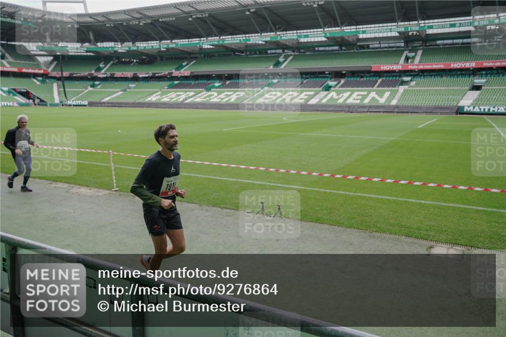 05.10.2025 - 20. swb-Marathon Bremen Michael Burmester http://msf.ph/oto/9276864 05.10.2025 12:55:28 Laufen im Stadion 78, 82, 104, 124, 169, 240, 319, 417, 663, 760, 944, 1261, 1326, 1483, 1490, 1531, 1721, 1737, 1774, 1825, 1910, 1945, 2022, 2162, 2431, 2459, 2494, 2605, 2642, 2716, 2884, 2942, 3069, 3074, 3489, 3515, 3519, 3612, 3838, 3848, 3944, 4079, 4116, 4195, 4212, 4456, 4672, 4771, 4796, 4816, 4823, 4853, 4919, 5034, 5093, 5152, 5177, 5289, 5484, 5554, 5615, 5691, 5719, 5833, 5907, 6048, 6106, 6184, 6276, 6515, 6527, 6570, 6615, 6649, 6744, 6820, 6937, 7052, 104 meine-sportfotos.de