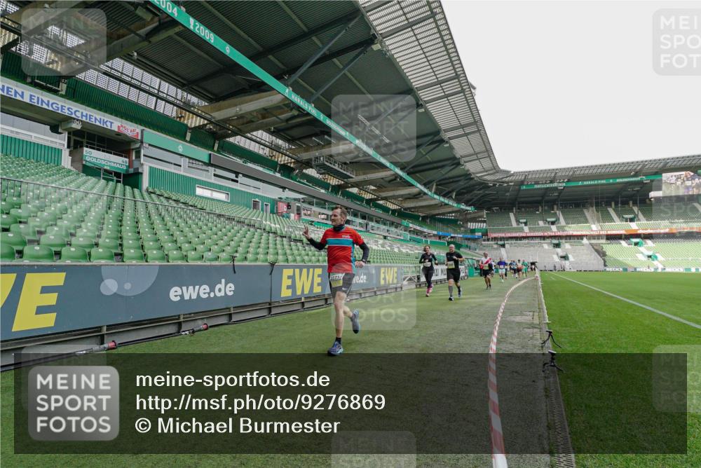 05.10.2025 - 20. swb-Marathon Bremen Michael Burmester http://msf.ph/oto/9276869 05.10.2025 10:27:57 Laufen im Stadion 1138, 7414, 9200, 9206, 9207, 9222, 9223, 9244, 9293, 9339, 9397, 9413, 9546, 9670, 10177, 10211, 10319, 10350, 10382, 10452, 10509, 10637, 10661, 10667, 10676, 10688, 10818, 10822, 10850, 10858, 11074, 11167, 11189, 11268, 11299, 11327, 11446, 11462, 11498, 11579, 11628, 11659, 11678, 11705, 28, 9270, 9351, 9362, 9500, 9709, 9711, 9876, 9885, 9961, 10091, 10092, 10351, 10411, 10568, 10634, 10639, 10750, 10792, 10898, 10947, 11645, 11683 meine-sportfotos.de