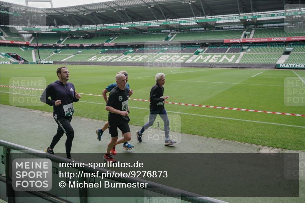 05.10.2025 - 20. swb-Marathon Bremen Michael Burmester http://msf.ph/oto/9276873 05.10.2025 12:55:30 Laufen im Stadion 78, 82, 124, 169, 240, 319, 417, 663, 760, 944, 1261, 1326, 1490, 1531, 1737, 1774, 1825, 1910, 1931, 1945, 2022, 2162, 2431, 2459, 2490, 2494, 2605, 2642, 2716, 2884, 2942, 3074, 3489, 3515, 3519, 3612, 3838, 3944, 4079, 4116, 4195, 4212, 4456, 4672, 4771, 4796, 4816, 4823, 4853, 4919, 5034, 5093, 5152, 5177, 5289, 5484, 5554, 5615, 5691, 5719, 5833, 5907, 6048, 6106, 6184, 6276, 6515, 6527, 6570, 6615, 6649, 6744, 6820, 6937, 7052, 8060, 82, 104 meine-sportfotos.de