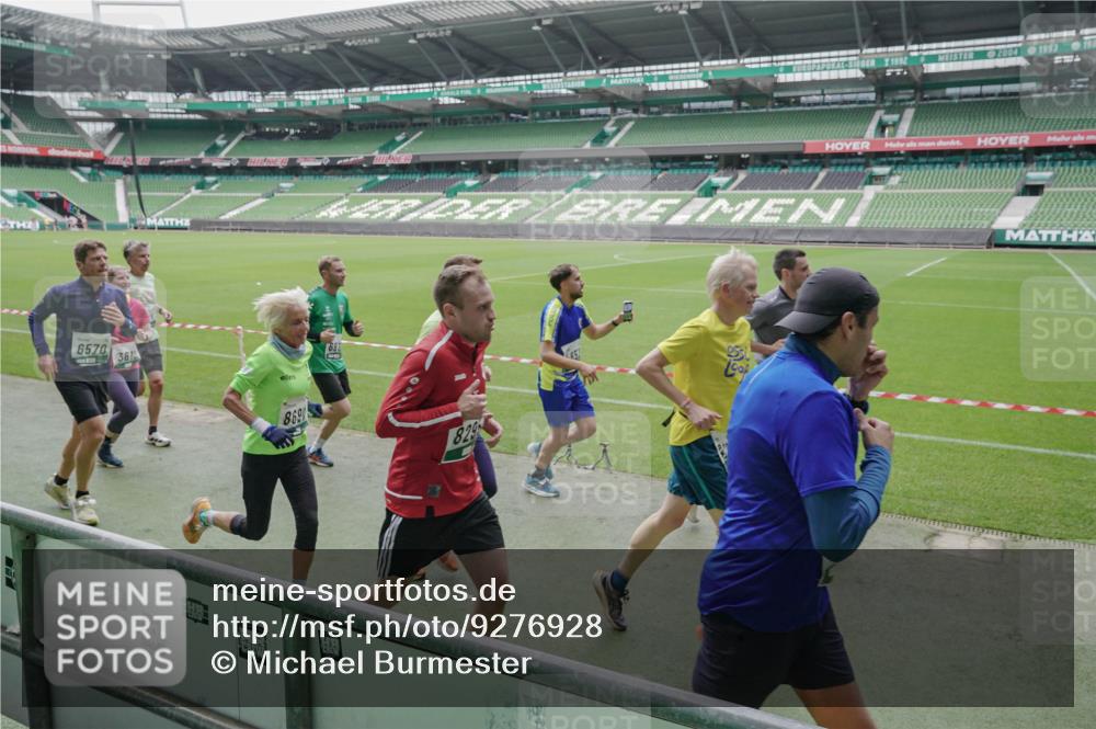 05.10.2025 - 20. swb-Marathon Bremen Michael Burmester http://msf.ph/oto/9276928 05.10.2025 12:55:34 Laufen im Stadion 78, 124, 169, 240, 663, 760, 944, 1261, 1326, 1490, 1531, 1737, 1774, 1825, 1910, 1931, 2022, 2162, 2431, 2459, 2490, 2494, 2605, 2642, 2716, 2884, 2942, 3074, 3489, 3515, 3519, 3612, 3749, 3838, 3944, 4079, 4116, 4149, 4195, 4212, 4432, 4456, 4672, 4771, 4796, 4816, 4823, 4853, 4919, 5034, 5093, 5152, 5177, 5289, 5484, 5554, 5615, 5691, 5719, 5833, 5907, 6048, 6106, 6184, 6276, 6515, 6527, 6570, 6615, 6649, 6744, 6820, 6937, 7052, 8060, 82, 104 meine-sportfotos.de