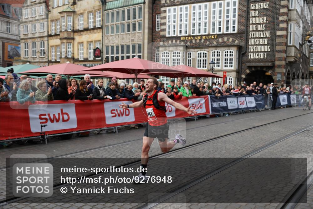 05.10.2025 - 20. swb-Marathon Bremen Yannick Fuchs http://msf.ph/oto/9276948 05.10.2025 12:38:48 Ziel 7, 1351 meine-sportfotos.de
