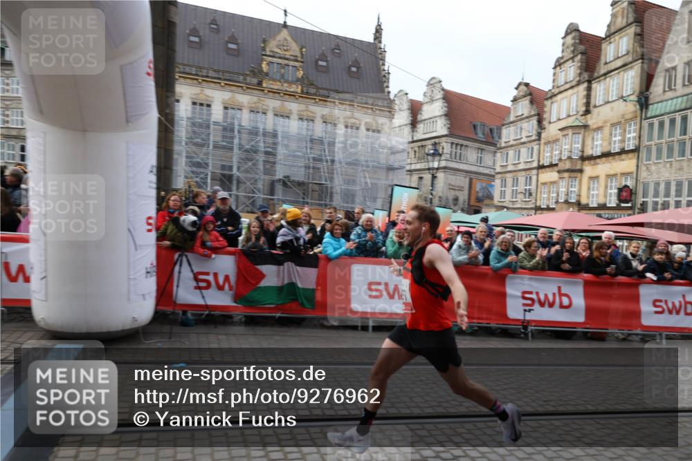 05.10.2025 - 20. swb-Marathon Bremen Yannick Fuchs http://msf.ph/oto/9276962 05.10.2025 12:38:49 Ziel 7, 1351 meine-sportfotos.de