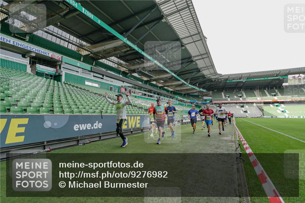 05.10.2025 - 20. swb-Marathon Bremen Michael Burmester http://msf.ph/oto/9276982 05.10.2025 10:28:15 Laufen im Stadion 1138, 7414, 9200, 9206, 9207, 9216, 9222, 9223, 9244, 9293, 9298, 9366, 9377, 9397, 9406, 9413, 9546, 9562, 9665, 9706, 9955, 10047, 10109, 10177, 10211, 10266, 10268, 10303, 10319, 10350, 10382, 10428, 10452, 10509, 10519, 10637, 10661, 10667, 10676, 10688, 10789, 10850, 10858, 10875, 10931, 10953, 10973, 11104, 11167, 11189, 11244, 11248, 11268, 11299, 11327, 11330, 11357, 11462, 11498, 11513, 11561, 11579, 11628, 11705, 9339, 9500, 9670, 9709, 9711, 10639, 10947 meine-sportfotos.de