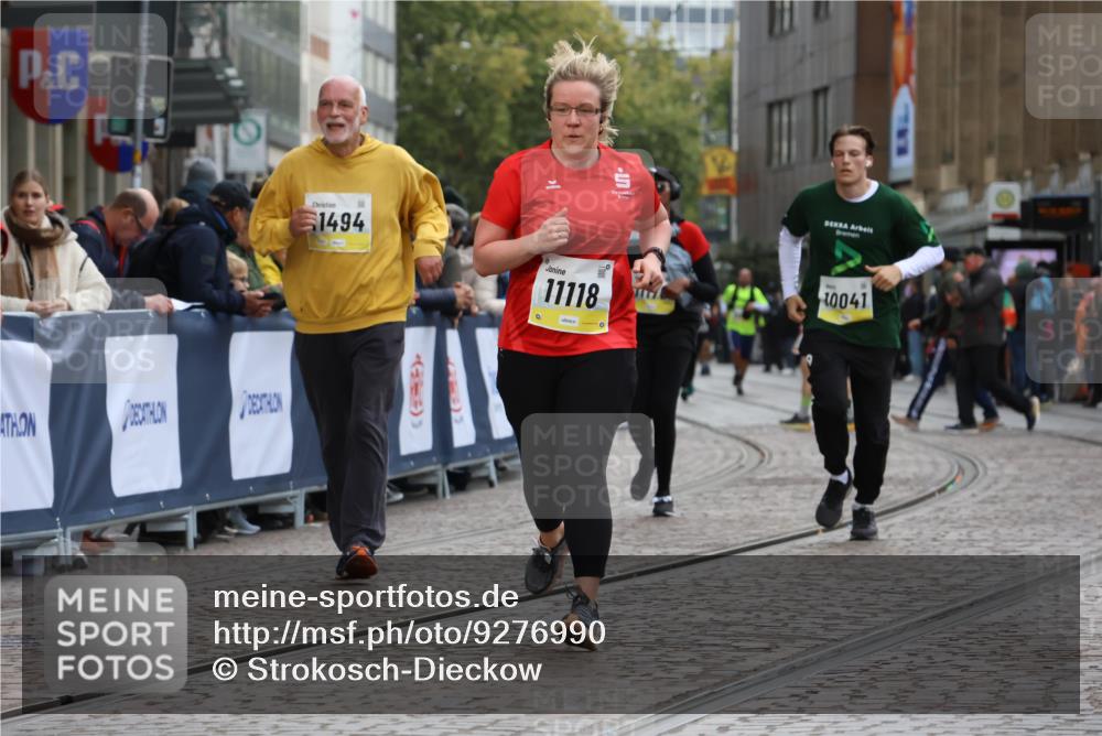 05.10.2025 - 20. swb-Marathon Bremen Strokosch-Dieckow http://msf.ph/oto/9276990 05.10.2025 11:12:56 Ziel 10041, 11118 meine-sportfotos.de