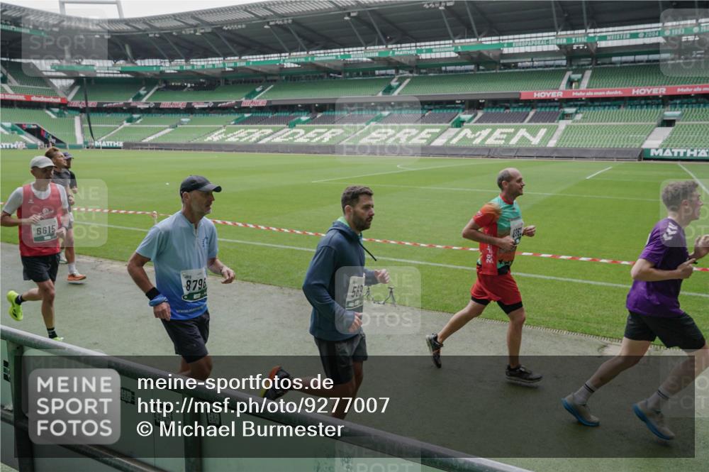 05.10.2025 - 20. swb-Marathon Bremen Michael Burmester http://msf.ph/oto/9277007 05.10.2025 12:55:39 Laufen im Stadion 78, 240, 663, 760, 984, 1261, 1326, 1490, 1531, 1737, 1774, 1825, 1910, 1931, 2022, 2162, 2431, 2459, 2490, 2494, 2605, 2642, 2716, 2884, 2942, 3074, 3489, 3515, 3519, 3612, 3749, 3838, 3944, 4079, 4116, 4149, 4195, 4212, 4288, 4432, 4456, 4771, 4796, 4823, 4853, 4919, 5034, 5093, 5152, 5177, 5289, 5484, 5554, 5615, 5691, 5719, 5833, 5907, 6048, 6106, 6184, 6276, 6515, 6527, 6570, 6615, 6649, 6744, 6820, 6937, 8060, 8144, 82, 104, 124, 169 meine-sportfotos.de