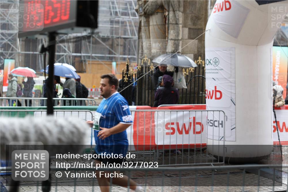 05.10.2025 - 20. swb-Marathon Bremen Yannick Fuchs http://msf.ph/oto/9277023 05.10.2025 14:56:50 Ziel 5454 meine-sportfotos.de