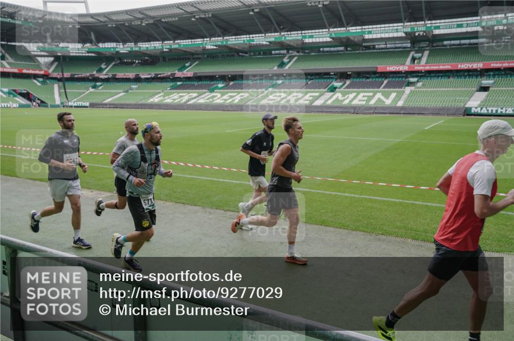 05.10.2025 - 20. swb-Marathon Bremen Michael Burmester http://msf.ph/oto/9277029 05.10.2025 12:55:40 Laufen im Stadion 78, 240, 663, 760, 984, 1261, 1326, 1490, 1531, 1737, 1774, 1825, 1910, 1931, 2022, 2162, 2431, 2459, 2490, 2494, 2605, 2642, 2716, 2884, 2942, 3074, 3489, 3515, 3519, 3612, 3749, 3838, 3944, 4079, 4116, 4149, 4195, 4212, 4288, 4432, 4456, 4771, 4796, 4823, 4853, 4919, 5034, 5093, 5152, 5177, 5289, 5370, 5484, 5554, 5615, 5691, 5719, 5833, 5907, 6048, 6106, 6184, 6276, 6515, 6527, 6570, 6615, 6649, 6744, 6820, 6937, 8060, 8144, 82, 104, 124, 169 meine-sportfotos.de