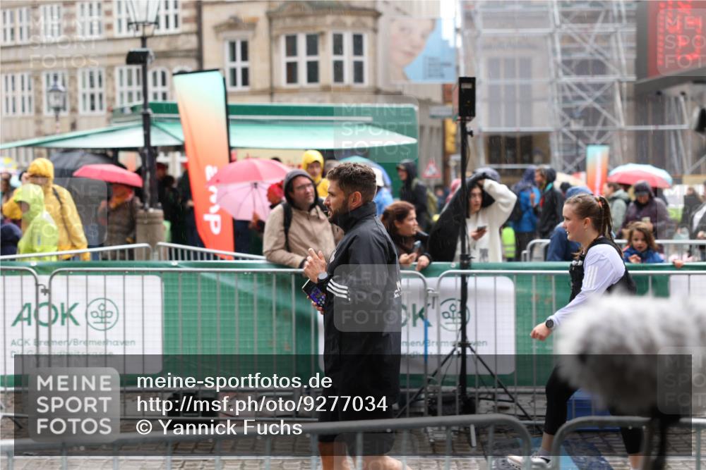 05.10.2025 - 20. swb-Marathon Bremen Yannick Fuchs http://msf.ph/oto/9277034 05.10.2025 14:57:21 Ziel 5296, 10181 meine-sportfotos.de