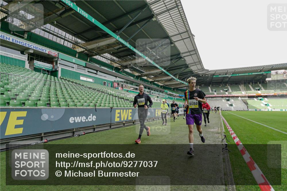 05.10.2025 - 20. swb-Marathon Bremen Michael Burmester http://msf.ph/oto/9277037 05.10.2025 10:28:19 Laufen im Stadion 1138, 7414, 9200, 9206, 9207, 9216, 9222, 9223, 9244, 9293, 9298, 9366, 9377, 9397, 9406, 9413, 9546, 9562, 9665, 9706, 9955, 10047, 10109, 10177, 10211, 10266, 10268, 10303, 10319, 10350, 10382, 10428, 10509, 10519, 10661, 10667, 10676, 10688, 10789, 10850, 10858, 10875, 10931, 10953, 10973, 11104, 11167, 11189, 11244, 11248, 11268, 11299, 11327, 11330, 11357, 11462, 11498, 11513, 11561, 11579, 11628, 11705, 9339, 9670, 10452, 10637 meine-sportfotos.de