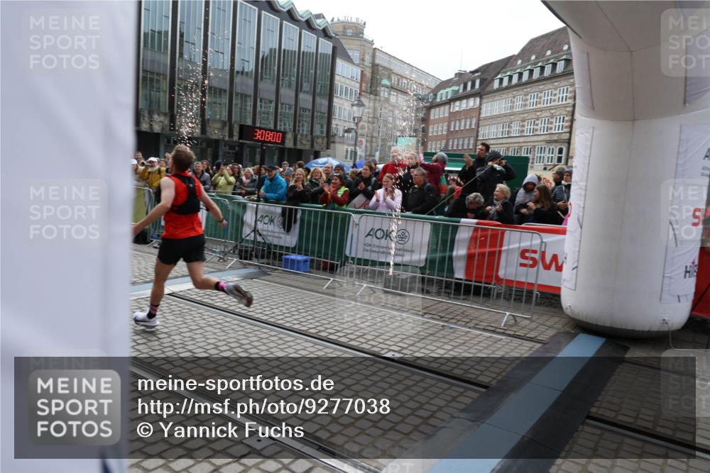 05.10.2025 - 20. swb-Marathon Bremen Yannick Fuchs http://msf.ph/oto/9277038 05.10.2025 12:38:50 Ziel 1351 meine-sportfotos.de