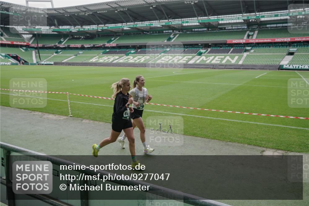 05.10.2025 - 20. swb-Marathon Bremen Michael Burmester http://msf.ph/oto/9277047 05.10.2025 12:55:42 Laufen im Stadion 78, 240, 663, 760, 984, 1261, 1326, 1490, 1531, 1737, 1774, 1825, 1910, 1931, 2022, 2162, 2459, 2490, 2494, 2605, 2642, 2716, 2884, 2942, 3074, 3489, 3515, 3519, 3612, 3749, 3838, 3944, 4079, 4116, 4149, 4195, 4212, 4288, 4432, 4456, 4771, 4796, 4823, 4853, 4919, 5034, 5093, 5152, 5177, 5289, 5370, 5484, 5490, 5554, 5615, 5691, 5719, 5833, 5907, 6048, 6106, 6276, 6441, 6515, 6527, 6570, 6615, 6649, 6744, 6797, 6820, 6937, 8060, 8144, 82, 104, 124, 169 meine-sportfotos.de