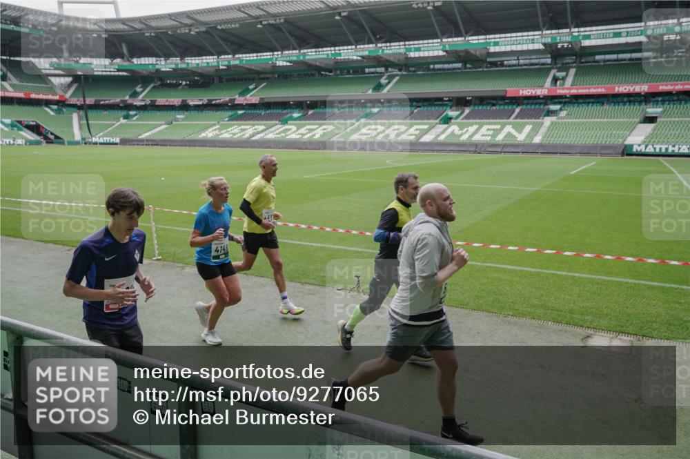 05.10.2025 - 20. swb-Marathon Bremen Michael Burmester http://msf.ph/oto/9277065 05.10.2025 12:55:45 Laufen im Stadion 78, 240, 663, 760, 984, 1261, 1326, 1490, 1531, 1737, 1774, 1825, 1910, 1931, 2022, 2162, 2459, 2490, 2605, 2642, 2716, 2884, 2942, 3074, 3161, 3489, 3515, 3519, 3612, 3749, 3838, 3944, 4079, 4116, 4149, 4195, 4212, 4288, 4432, 4456, 4771, 4796, 4823, 4853, 5034, 5093, 5152, 5177, 5289, 5370, 5484, 5490, 5554, 5615, 5691, 5719, 5833, 5907, 6048, 6106, 6276, 6441, 6515, 6527, 6570, 6615, 6649, 6744, 6797, 6820, 6937, 8060, 8144, 8222, 82, 104, 124, 169 meine-sportfotos.de