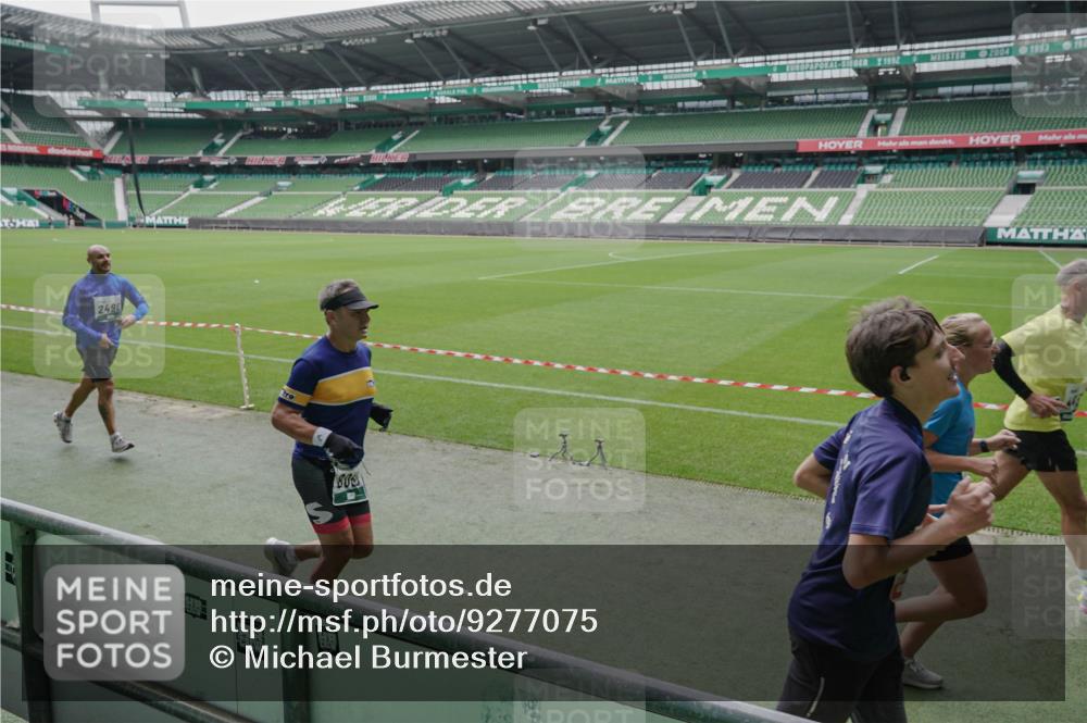 05.10.2025 - 20. swb-Marathon Bremen Michael Burmester http://msf.ph/oto/9277075 05.10.2025 12:55:46 Laufen im Stadion 78, 240, 325, 663, 760, 984, 1261, 1326, 1490, 1531, 1737, 1774, 1825, 1910, 1931, 2022, 2162, 2459, 2490, 2605, 2716, 2884, 2942, 3074, 3161, 3489, 3515, 3519, 3612, 3749, 3838, 3944, 4052, 4079, 4116, 4149, 4195, 4212, 4288, 4432, 4456, 4771, 4796, 4823, 4853, 5034, 5093, 5152, 5177, 5289, 5370, 5484, 5490, 5554, 5615, 5691, 5719, 5833, 5907, 6048, 6106, 6276, 6441, 6515, 6527, 6570, 6615, 6649, 6744, 6797, 6820, 6937, 8060, 8144, 8222, 82, 104, 124, 169 meine-sportfotos.de