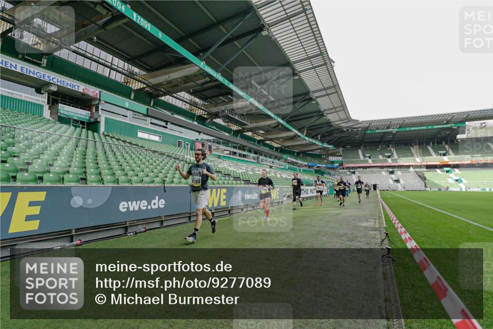 05.10.2025 - 20. swb-Marathon Bremen Michael Burmester http://msf.ph/oto/9277089 05.10.2025 10:28:25 Laufen im Stadion 1138, 7414, 9200, 9206, 9207, 9216, 9222, 9223, 9244, 9293, 9298, 9366, 9377, 9397, 9404, 9406, 9413, 9546, 9562, 9665, 9706, 9810, 9955, 10047, 10109, 10131, 10177, 10211, 10266, 10268, 10303, 10319, 10350, 10382, 10428, 10509, 10519, 10661, 10667, 10688, 10789, 10850, 10858, 10875, 10931, 10953, 10973, 11104, 11189, 11244, 11248, 11268, 11299, 11327, 11330, 11357, 11462, 11498, 11513, 11561, 11579, 11628, 11705, 10452, 10637, 10676, 11167 meine-sportfotos.de