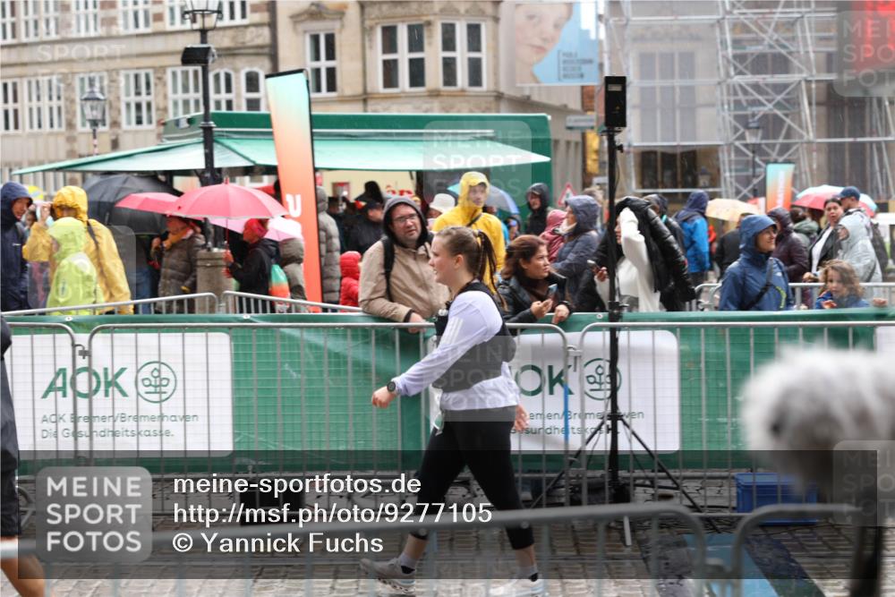 05.10.2025 - 20. swb-Marathon Bremen Yannick Fuchs http://msf.ph/oto/9277105 05.10.2025 14:57:22 Ziel 5296, 10181 meine-sportfotos.de