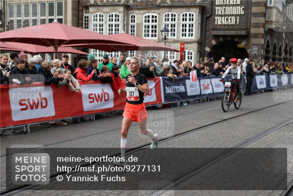 05.10.2025 - 20. swb-Marathon Bremen Yannick Fuchs http://msf.ph/oto/9277131 05.10.2025 12:38:55 Ziel 117, 1351 meine-sportfotos.de