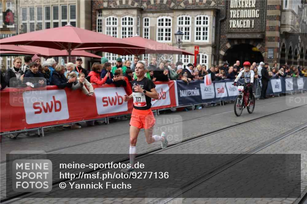 05.10.2025 - 20. swb-Marathon Bremen Yannick Fuchs http://msf.ph/oto/9277136 05.10.2025 12:38:55 Ziel 117, 1351 meine-sportfotos.de