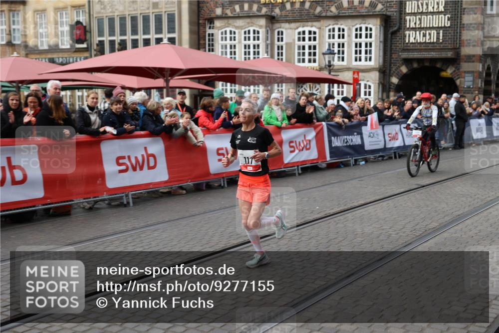 05.10.2025 - 20. swb-Marathon Bremen Yannick Fuchs http://msf.ph/oto/9277155 05.10.2025 12:38:55 Ziel 117, 1351 meine-sportfotos.de