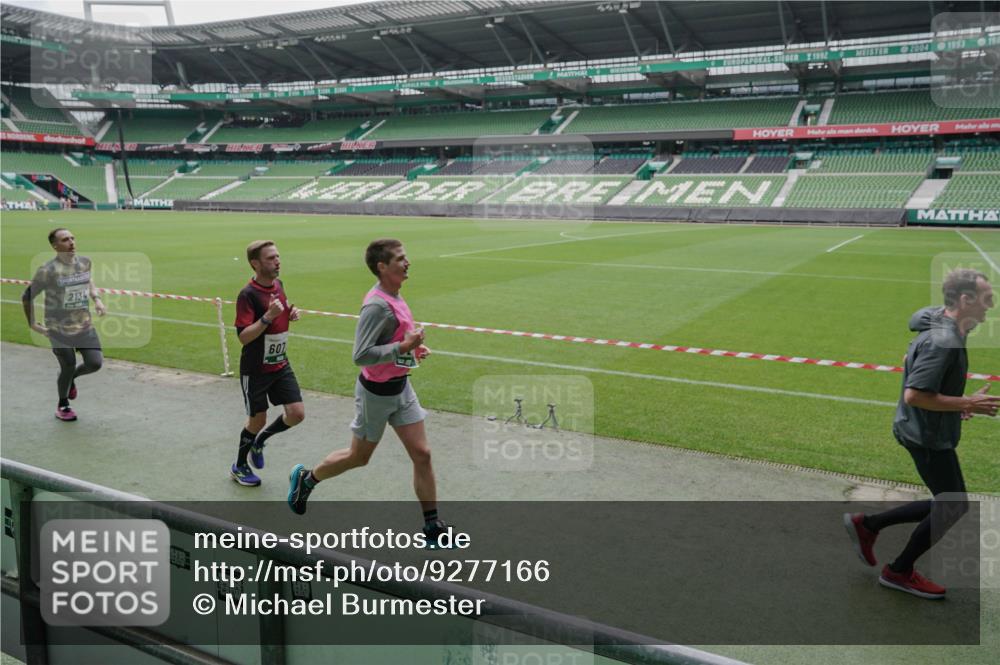 05.10.2025 - 20. swb-Marathon Bremen Michael Burmester http://msf.ph/oto/9277166 05.10.2025 12:56:01 Laufen im Stadion 78, 240, 325, 760, 830, 901, 984, 989, 1261, 1326, 1490, 1531, 1774, 1825, 1910, 1931, 2134, 2149, 2162, 2459, 2490, 2605, 2716, 2884, 2942, 3074, 3161, 3515, 3519, 3612, 3749, 3838, 3944, 4052, 4079, 4116, 4149, 4195, 4212, 4288, 4432, 4456, 4485, 4796, 4853, 5093, 5152, 5177, 5289, 5370, 5469, 5484, 5490, 5554, 5615, 5691, 5719, 5833, 5907, 6048, 6070, 6106, 6176, 6276, 6441, 6515, 6570, 6615, 6689, 6744, 6797, 6820, 6937, 7292, 7920, 8060, 8144, 8222, 6527 meine-sportfotos.de