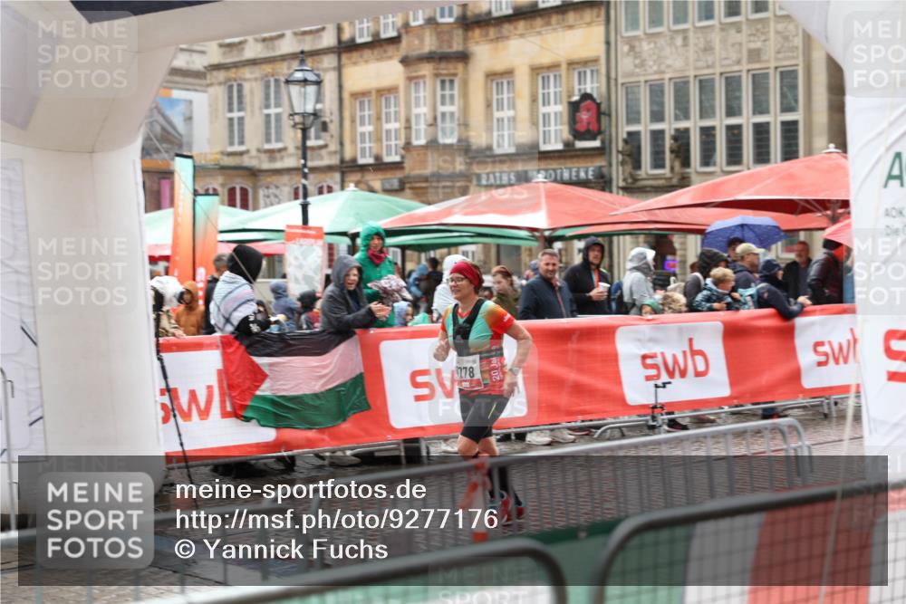 05.10.2025 - 20. swb-Marathon Bremen Yannick Fuchs http://msf.ph/oto/9277176 05.10.2025 14:57:30 Ziel 1778 meine-sportfotos.de
