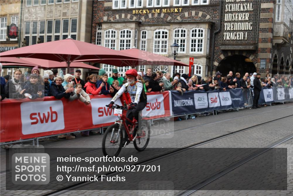 05.10.2025 - 20. swb-Marathon Bremen Yannick Fuchs http://msf.ph/oto/9277201 05.10.2025 12:38:57 Ziel 117 meine-sportfotos.de