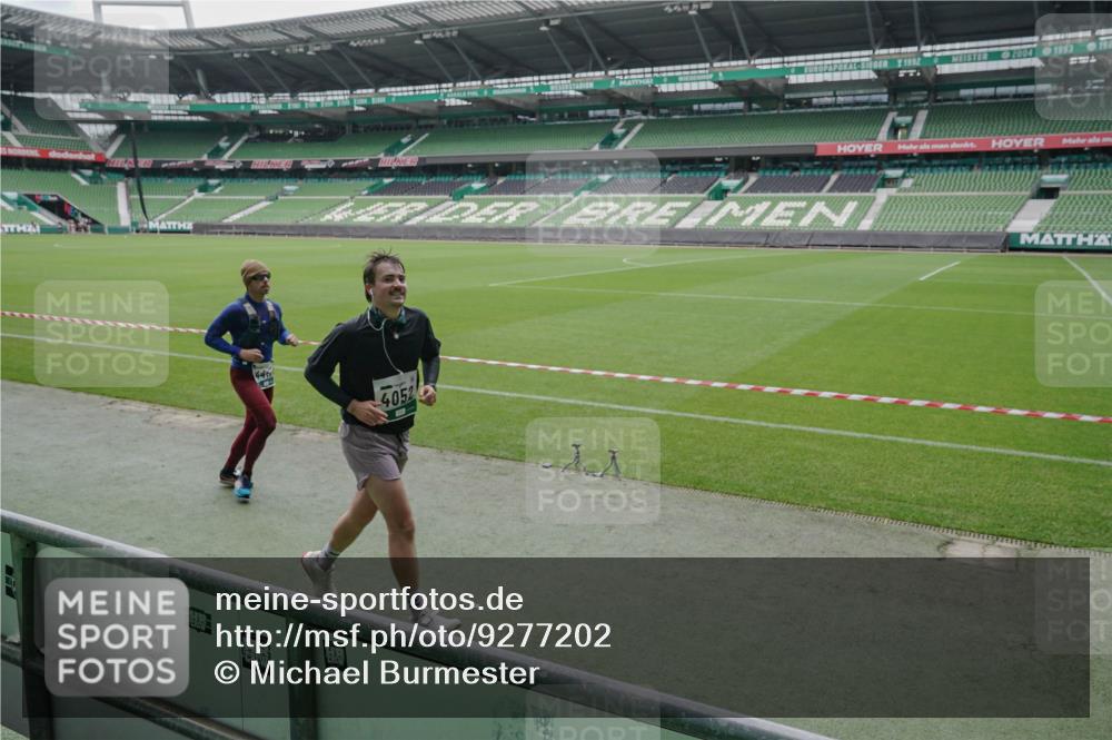 05.10.2025 - 20. swb-Marathon Bremen Michael Burmester http://msf.ph/oto/9277202 05.10.2025 12:56:06 Laufen im Stadion 78, 240, 325, 760, 830, 901, 984, 989, 1261, 1326, 1380, 1490, 1531, 1774, 1825, 1910, 1931, 2134, 2149, 2162, 2438, 2459, 2490, 2605, 2884, 2942, 3074, 3161, 3515, 3519, 3612, 3749, 3944, 4052, 4079, 4116, 4149, 4195, 4212, 4288, 4432, 4456, 4485, 4796, 4853, 5093, 5152, 5289, 5370, 5469, 5484, 5490, 5615, 5691, 5719, 5833, 6048, 6070, 6106, 6176, 6276, 6375, 6441, 6515, 6570, 6615, 6689, 6744, 6797, 6820, 6937, 7292, 7920, 8060, 8144, 8222, 6527 meine-sportfotos.de