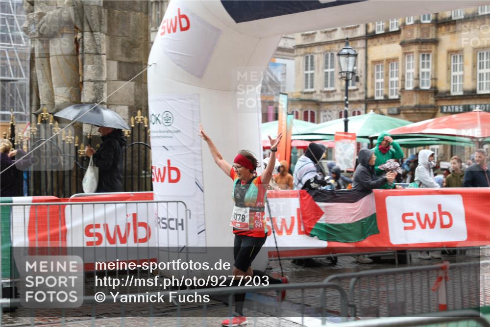 05.10.2025 - 20. swb-Marathon Bremen Yannick Fuchs http://msf.ph/oto/9277203 05.10.2025 14:57:30 Ziel 1778 meine-sportfotos.de