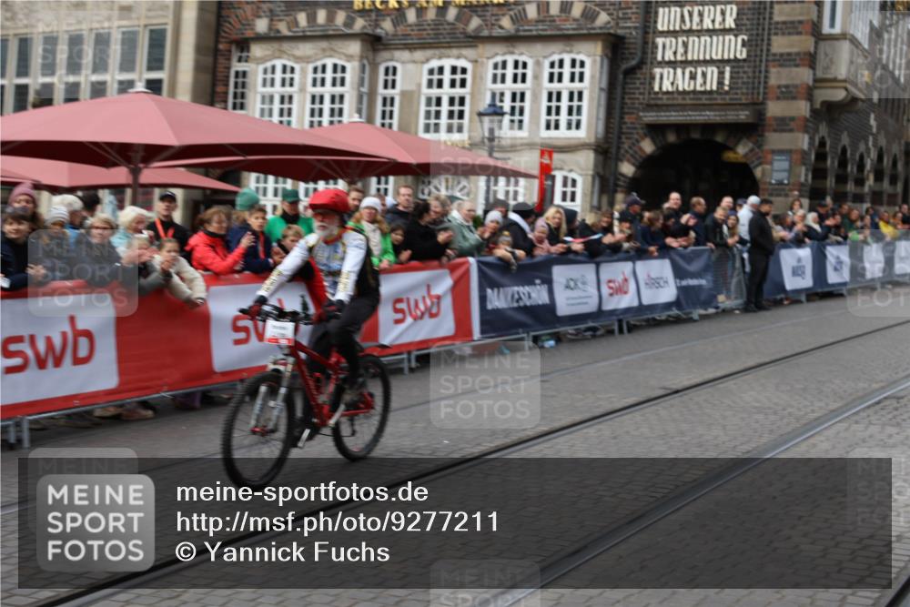 05.10.2025 - 20. swb-Marathon Bremen Yannick Fuchs http://msf.ph/oto/9277211 05.10.2025 12:38:57 Ziel 117 meine-sportfotos.de