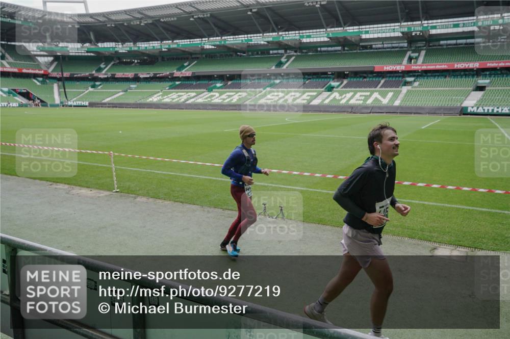 05.10.2025 - 20. swb-Marathon Bremen Michael Burmester http://msf.ph/oto/9277219 05.10.2025 12:56:06 Laufen im Stadion 78, 240, 325, 760, 830, 901, 984, 989, 1261, 1326, 1380, 1490, 1531, 1774, 1825, 1910, 1931, 2134, 2149, 2162, 2438, 2459, 2490, 2605, 2884, 2942, 3074, 3161, 3515, 3519, 3612, 3749, 3944, 4052, 4079, 4116, 4149, 4195, 4212, 4288, 4432, 4456, 4485, 4796, 4853, 5093, 5152, 5289, 5370, 5469, 5484, 5490, 5615, 5691, 5719, 5833, 6048, 6070, 6106, 6176, 6276, 6375, 6441, 6515, 6570, 6615, 6689, 6744, 6797, 6820, 6937, 7292, 7920, 8060, 8144, 8222, 6527 meine-sportfotos.de